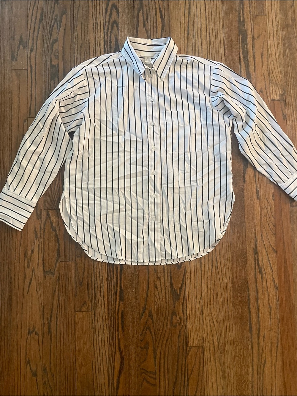 H&M Women’s S White/Black Striped Long Sleeve Point Collar Button Up Dress Shirt